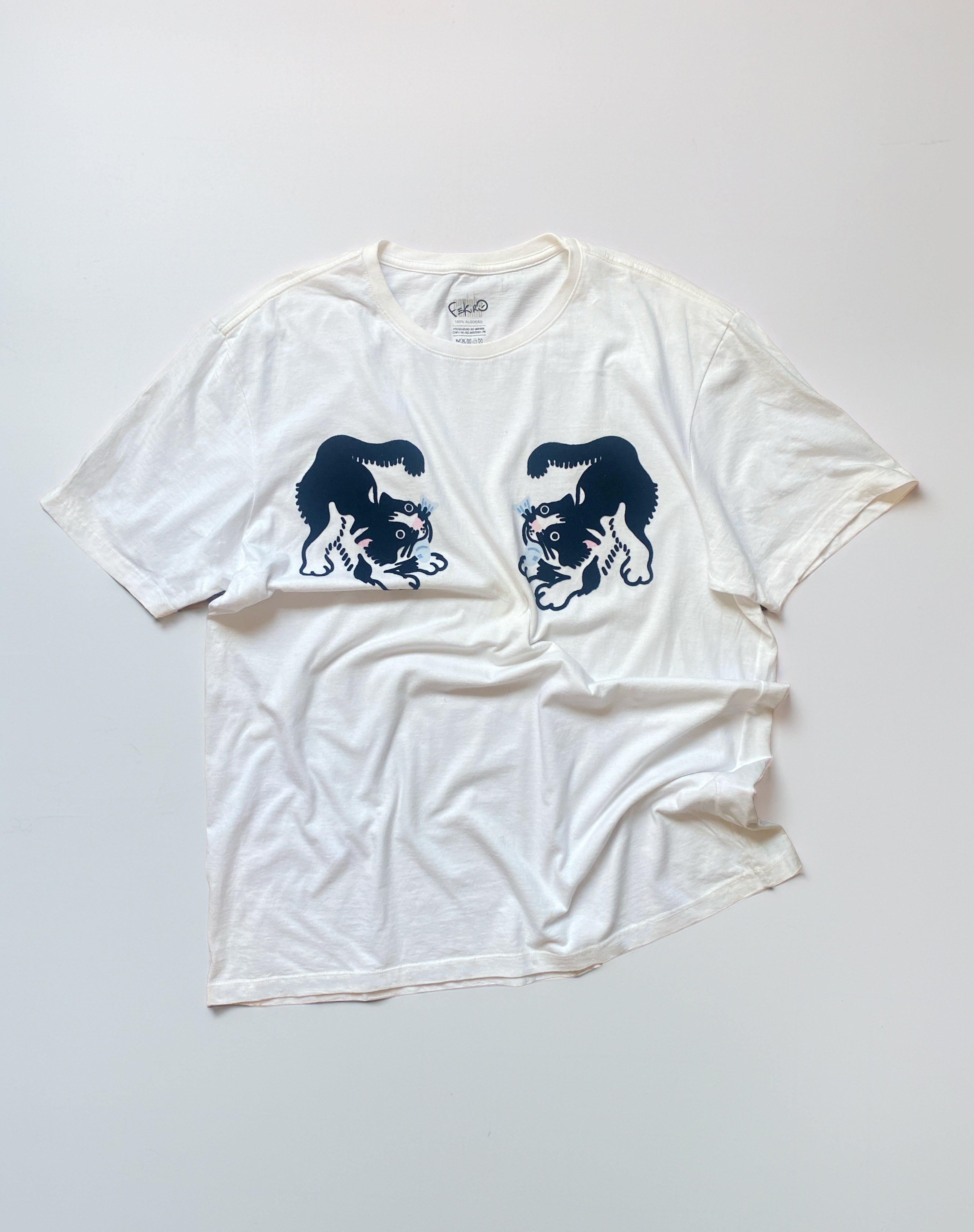 Camiseta Carinho + Fekiro©